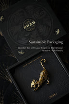 GOLDEN LEOPARD Natural Lacquer Brooch